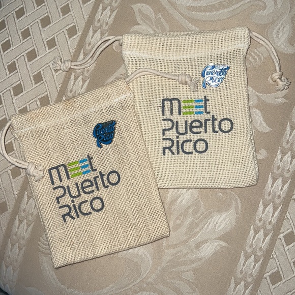 Meet Puerto Rico Small Burlap Pouches and Pins 5 1/2” x 7” $6 for 2! - Picture 2 of 6